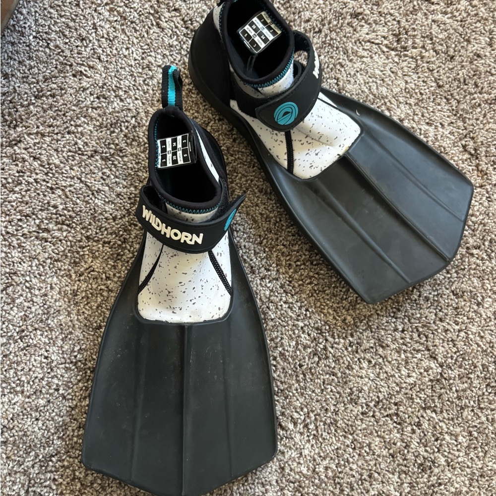 Kids Swim Fins - Black and White